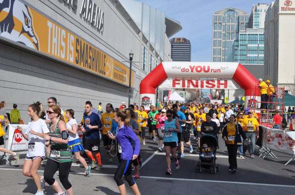 fangtastic 5k start line